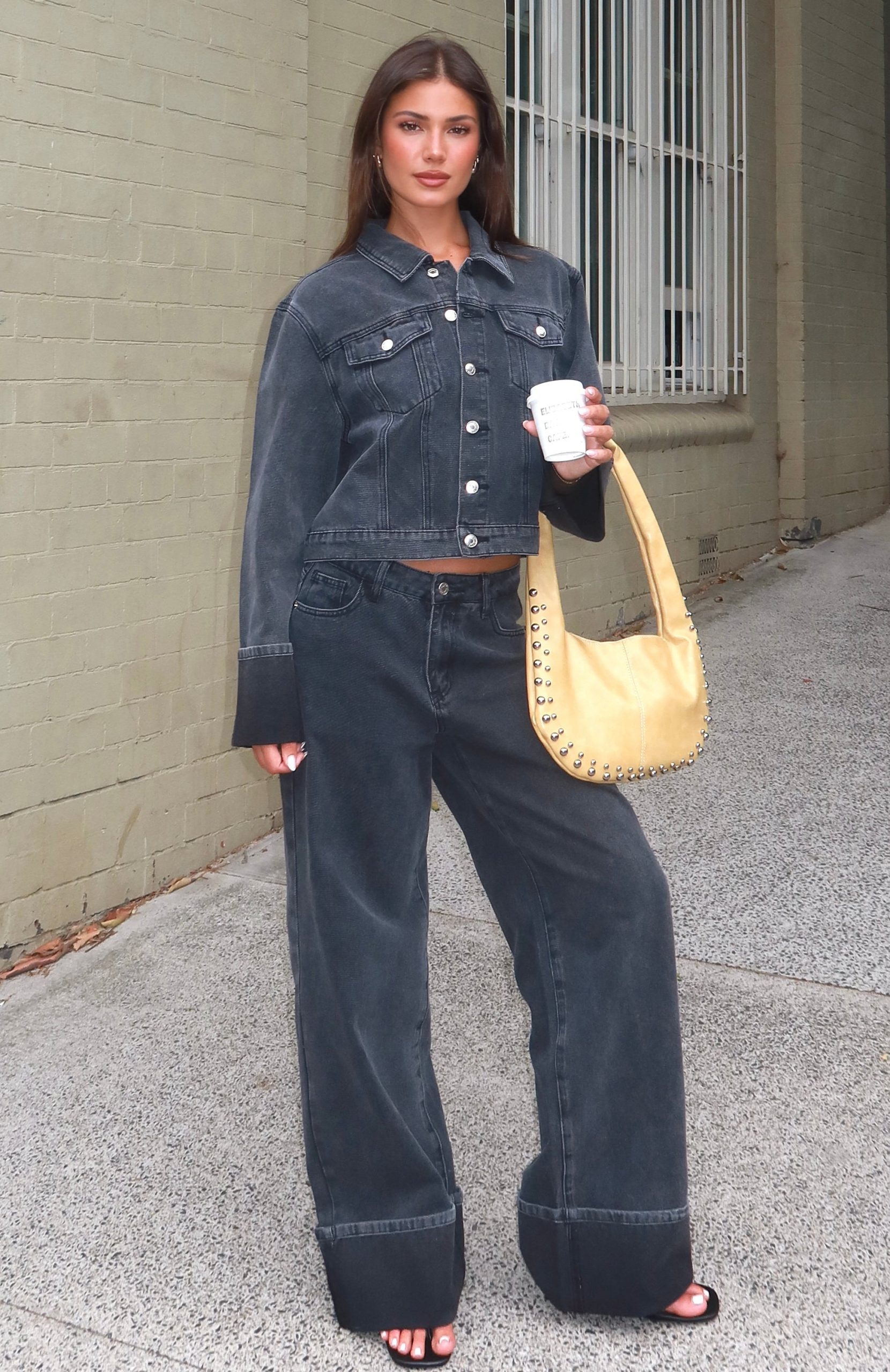 white-fox-charlotte-mid-rise-wide-leg-jeans-jacket-black-acid-22.10.25-14