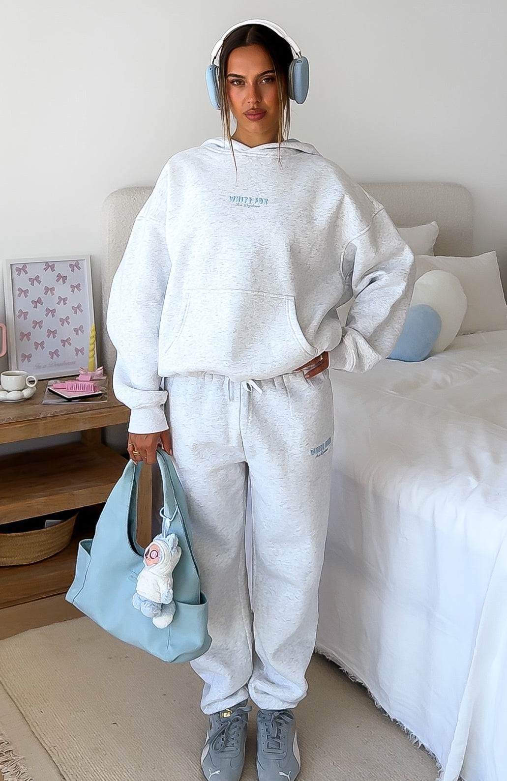 white-fox-daydreamers-nadia-oversized-hoodie-grey-marle-daydreamers-nadia-sweatpants-grey-marle.24.11.25.01