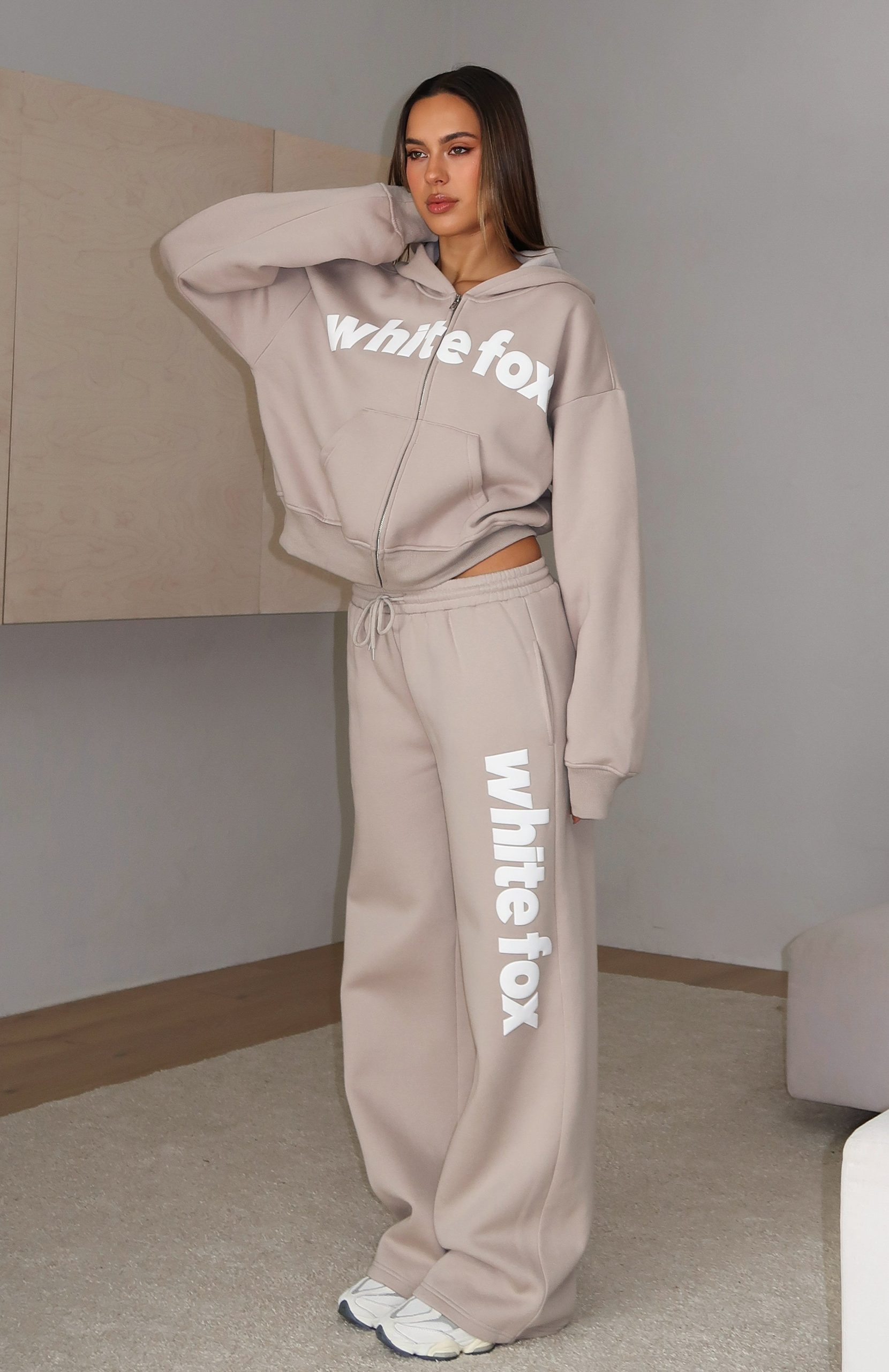 white-fox-from-the-archives-kenzie-boxy-zip-front-hoodie-sweatpants-moon-grey-29.9.25-06