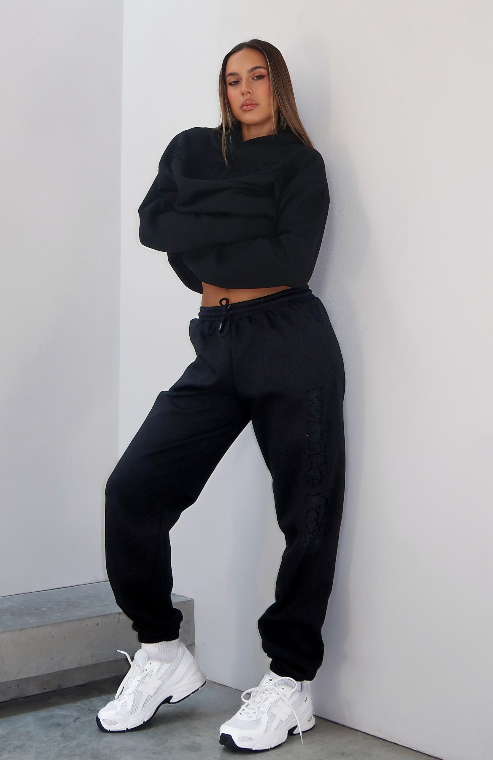 white-fox-from-the-archives-lexi-oversized-hoodie-sweatpants-black-29.9.257