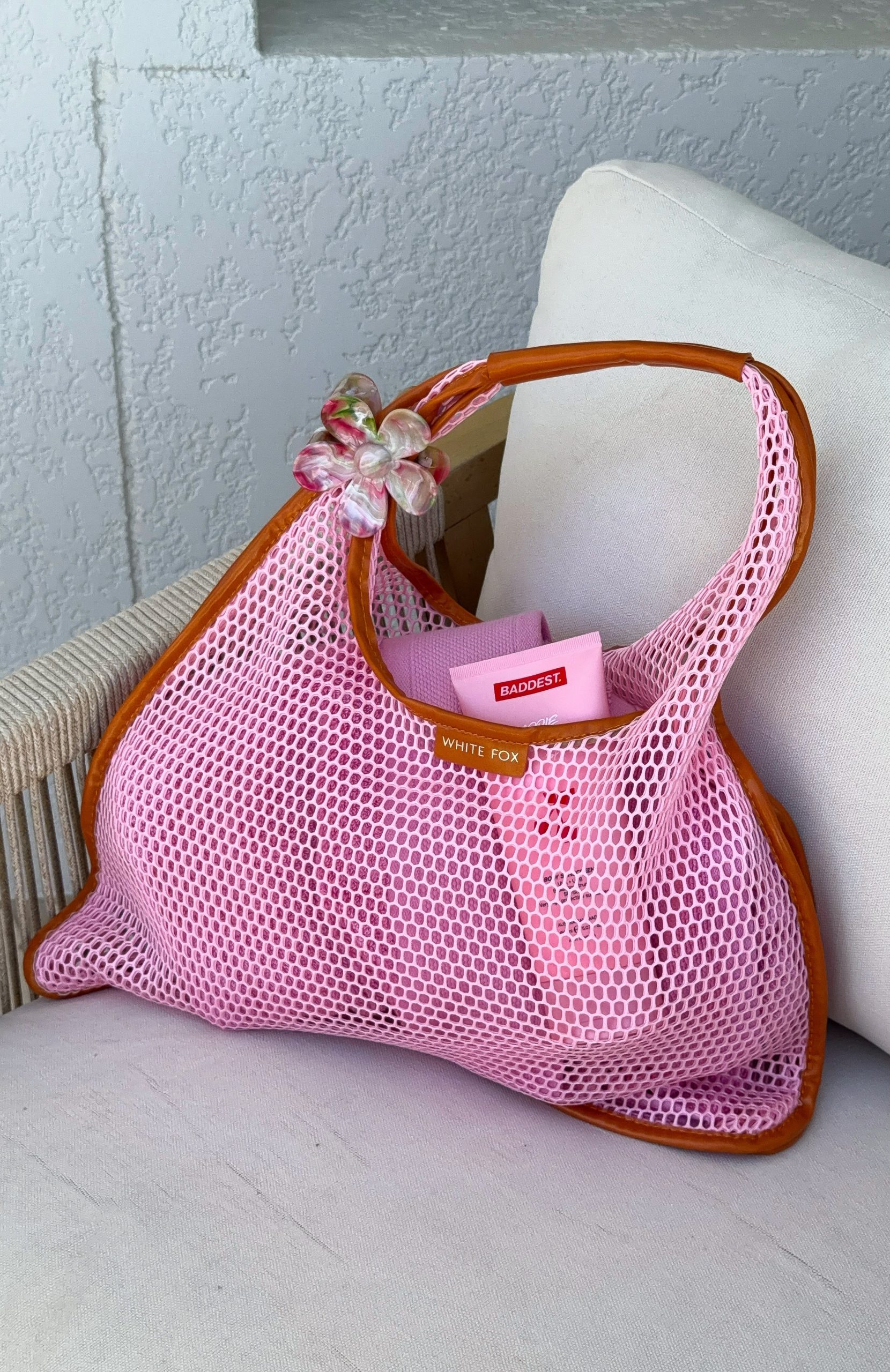 white-fox-graysen-shoulder-bag-pink-12.2.26-0