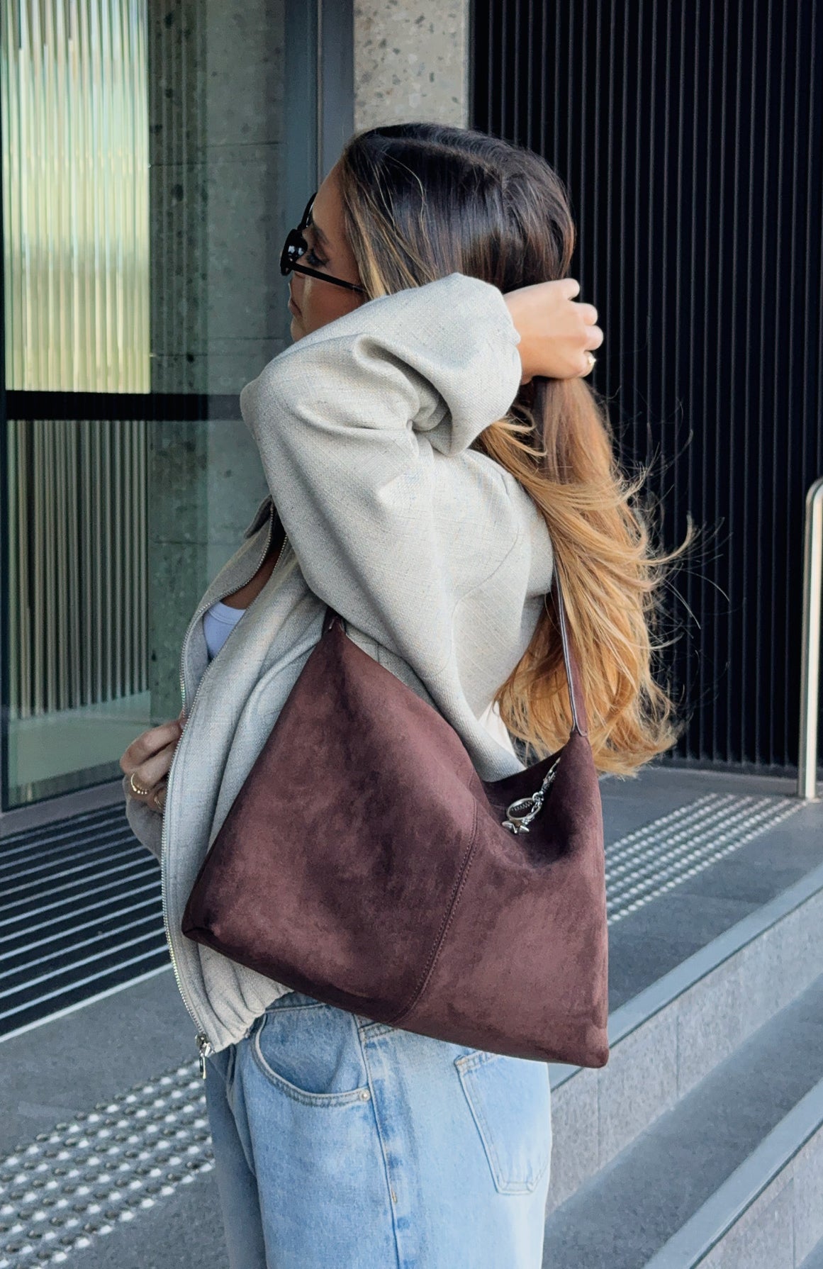 white-fox-hadley-shoulder-bag-chocolate.6.08.25.03