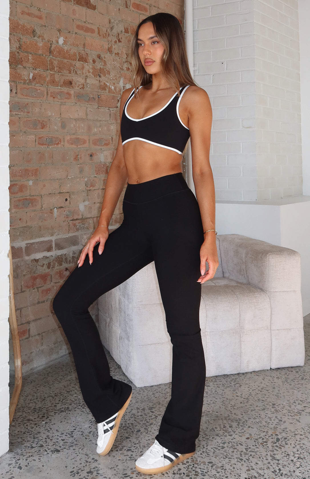 white-fox-i_ll-prove-it-sports-crop-black-white-stay-active-flare-leggings-black.2.09.25.04