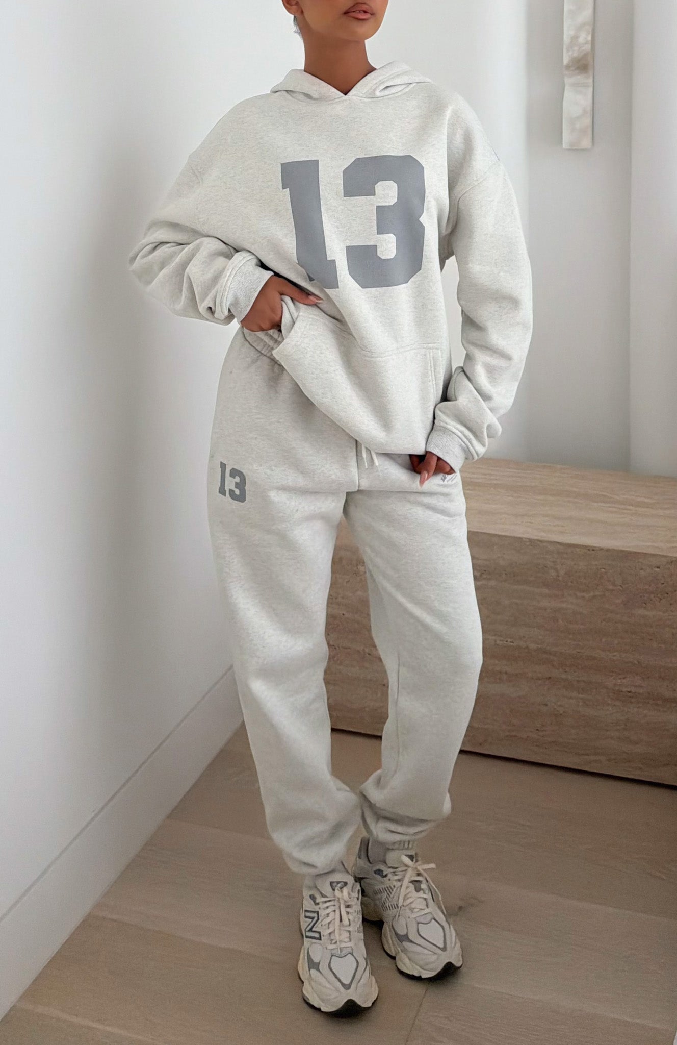 white-fox-it-s-your-chance-oversized-hoodie-grey-marle-grey-white-fox-it-s-your-chance-sweatpants-grey-marle-grey-3.3.253