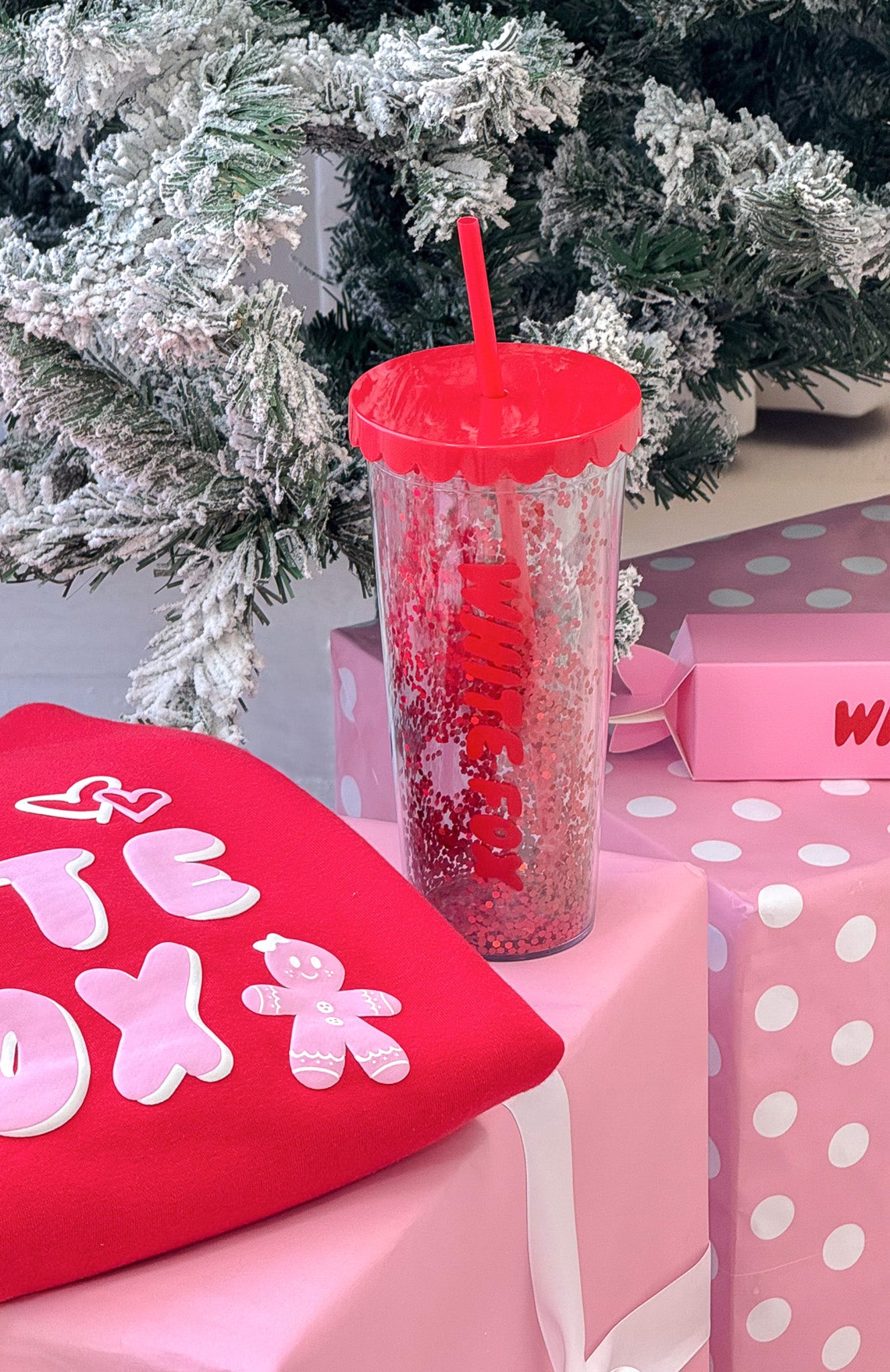 white-fox-kylen-drink-bottle-700ml-red-glitter.30.9.25.01