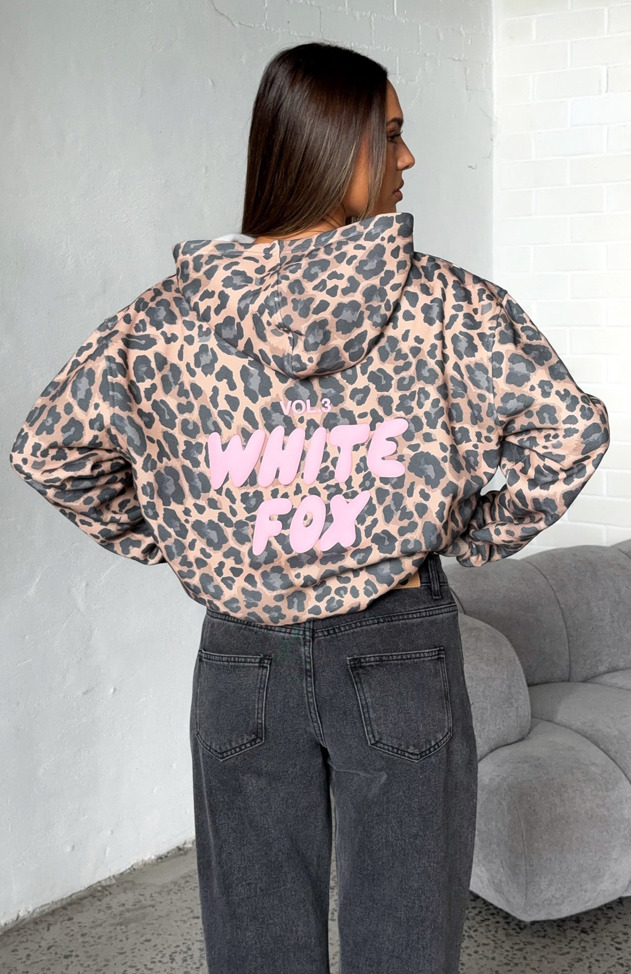 white-fox-offstage-printed-oversized-hoodie-dark-leopard-brown-6.3.26-002