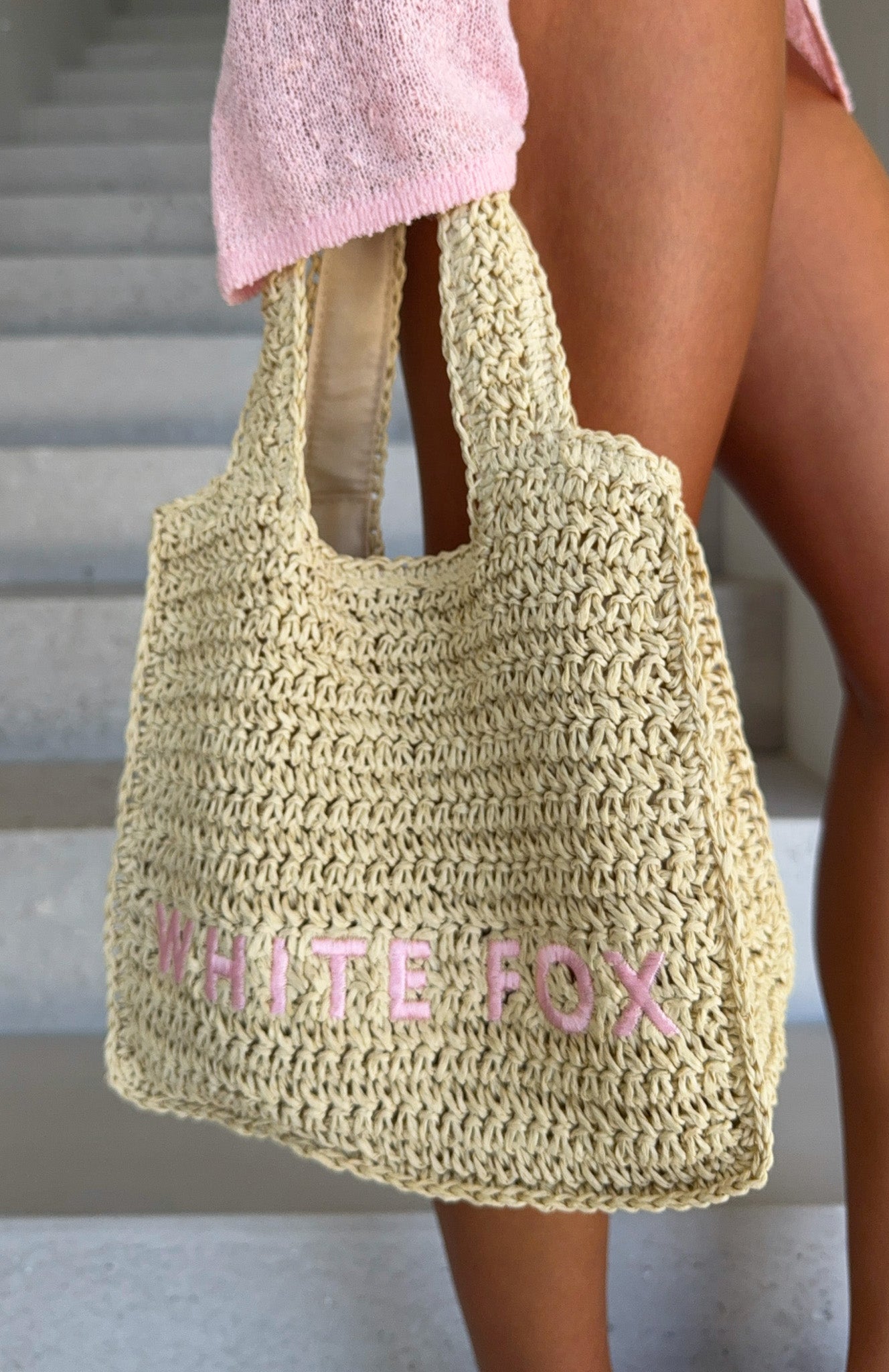 white-fox-tyrus-small-top-handle-bag-natural-baby-pink.14.10.25.01
