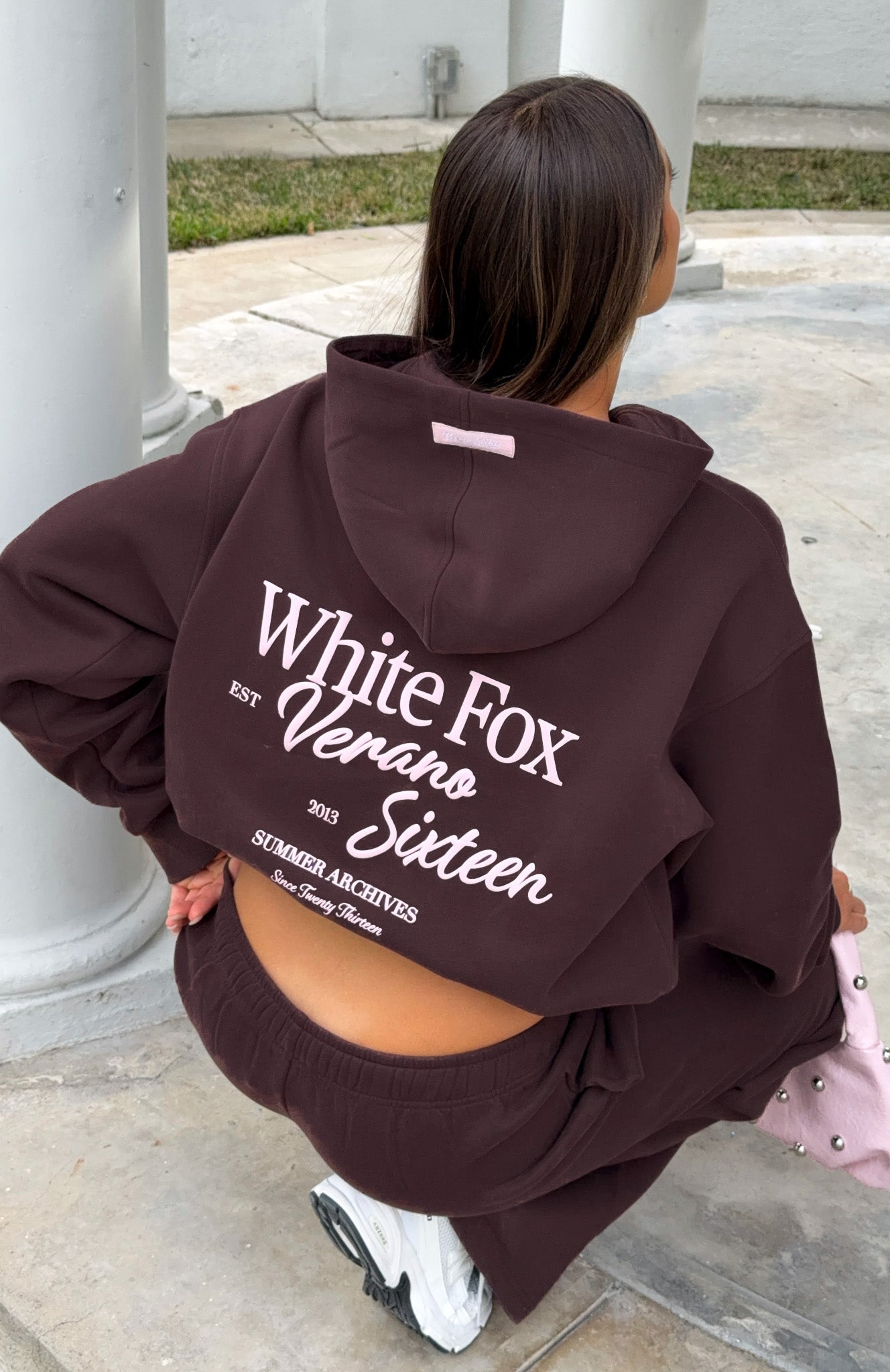 white-fox-verano-sixteen-lilia-oversized-hoodie-chocolate-brown-verano-sixteen-lilia-wide-leg-sweatpants-chocolate-brown-13.3.2505